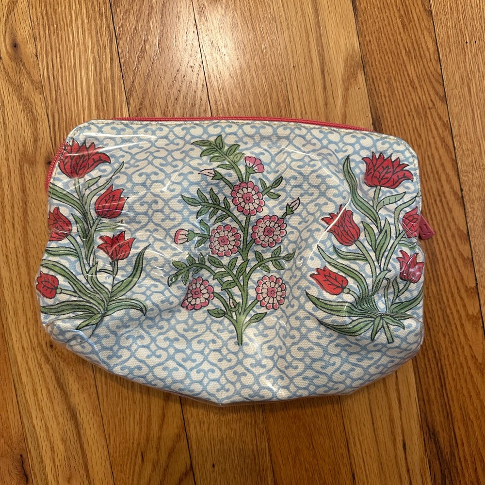 Roller Rabbit Large Makeup Bag